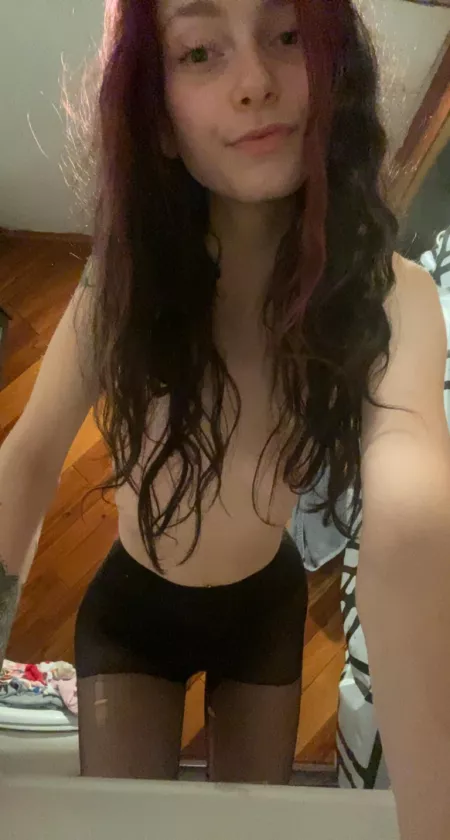 Don’t you love petite girls in tights 🥵 by Princess_sunny57