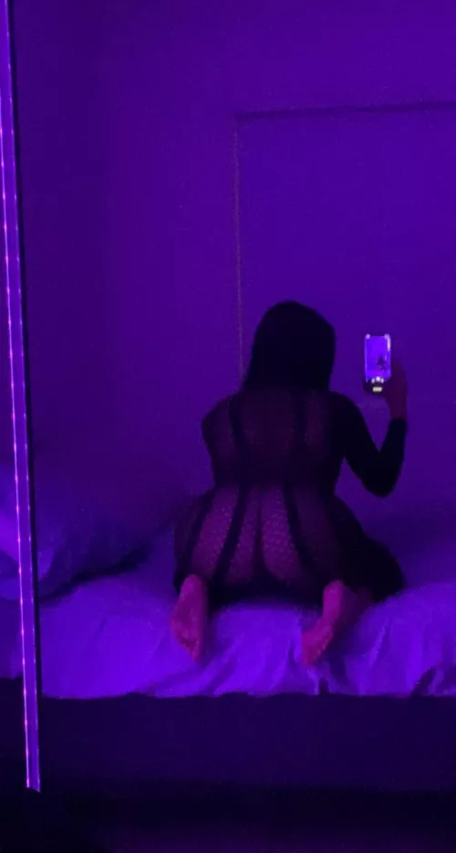 don’t you wish you could touch my body? by ivyyleaguebitxh