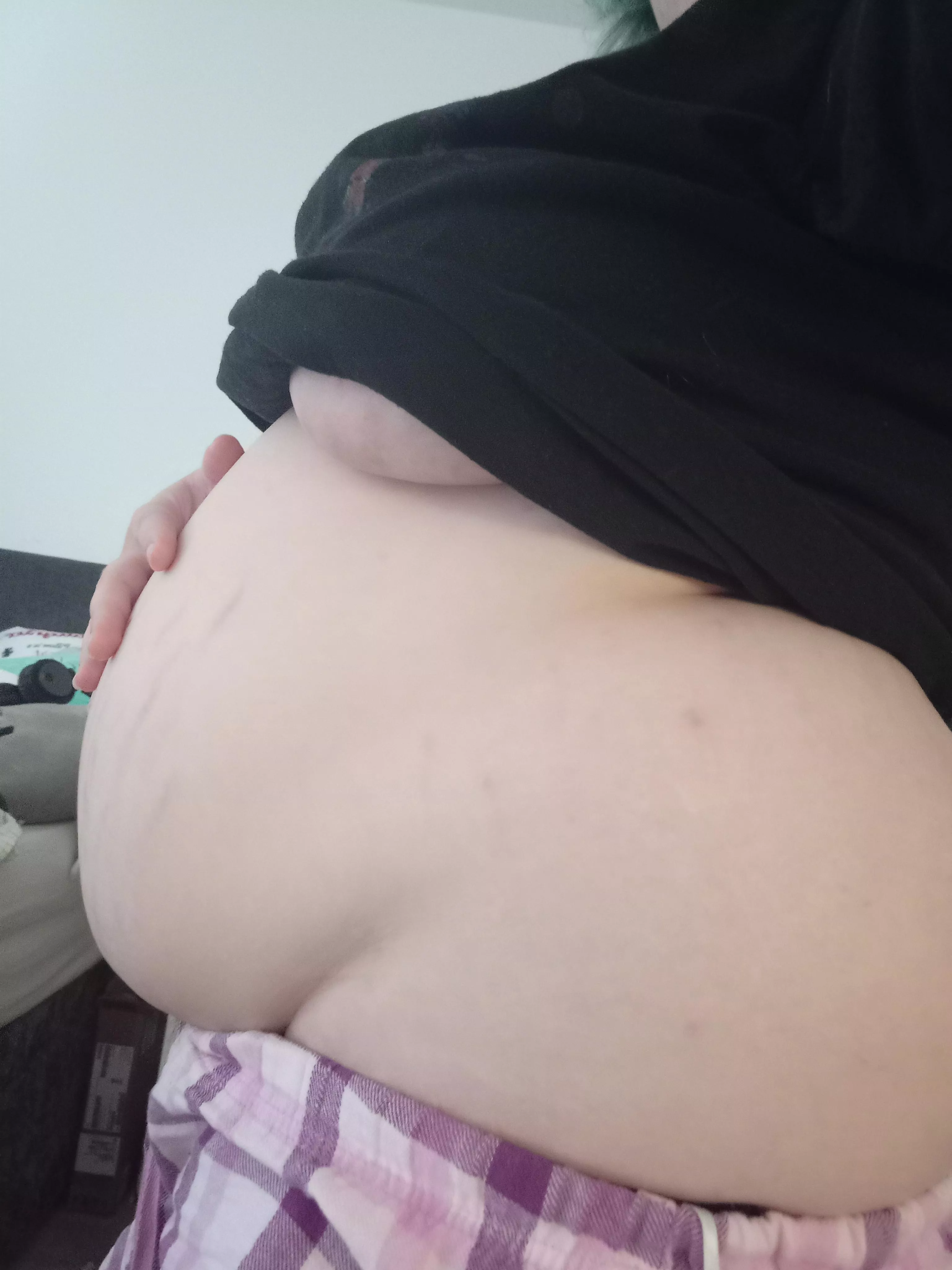 Double post because I wanna eat today 😂 posted by BustyBabey