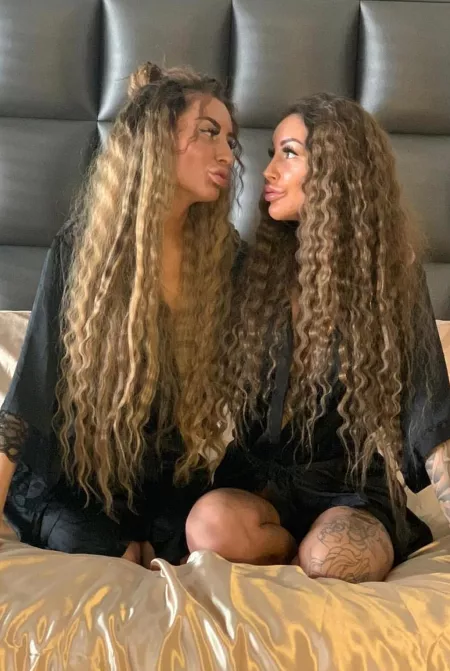 Double trouble by becomingabimbodoll