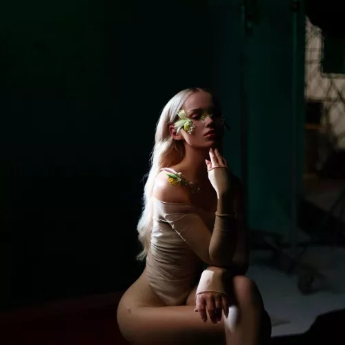 Dove Cameron by ElSenorDeLasPajas