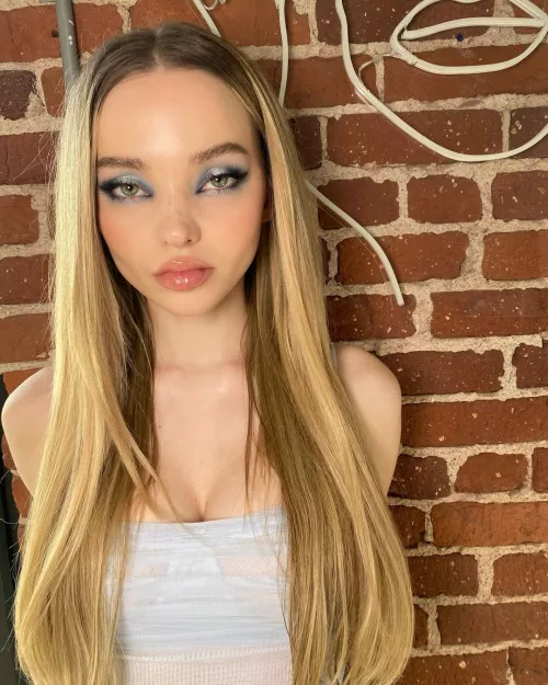 Dove Olivia Cameron by TaylorSwiftIsSexy