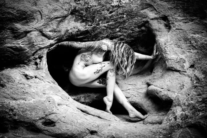 Down in a hole. Feeling so small🖤 by the-real-slim-cadi