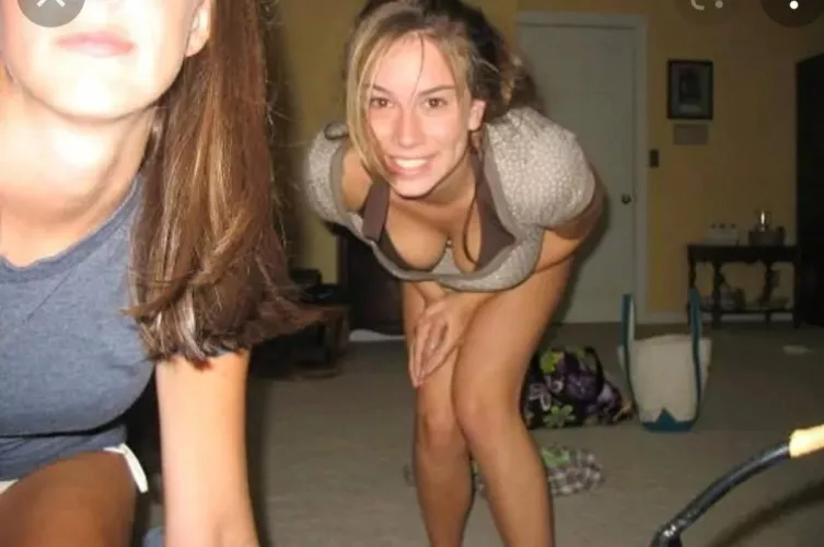 Downblouse in the liveing room 🥵❤ by big_boobs_fan21