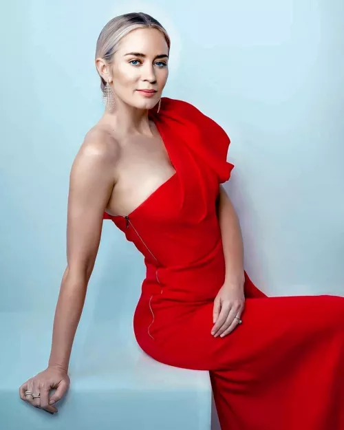 Drain me for Emily Blunt by RPing as her by Professional-Sand-64