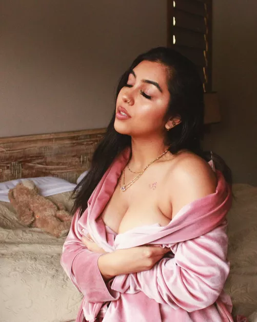 Dream girl or woman of your dreams? by Boomshakhalaka