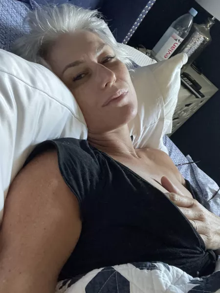 Dreaming about better days by TheGoldenGilf