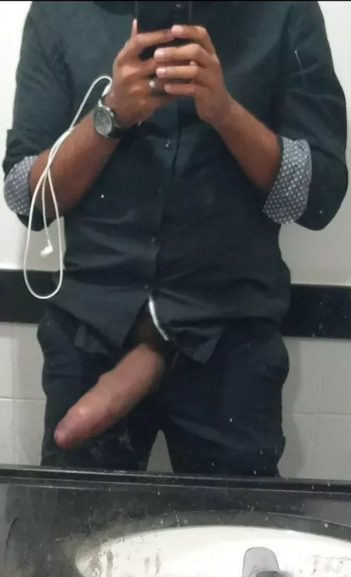 Dressed to impress? by FrigusBalaena