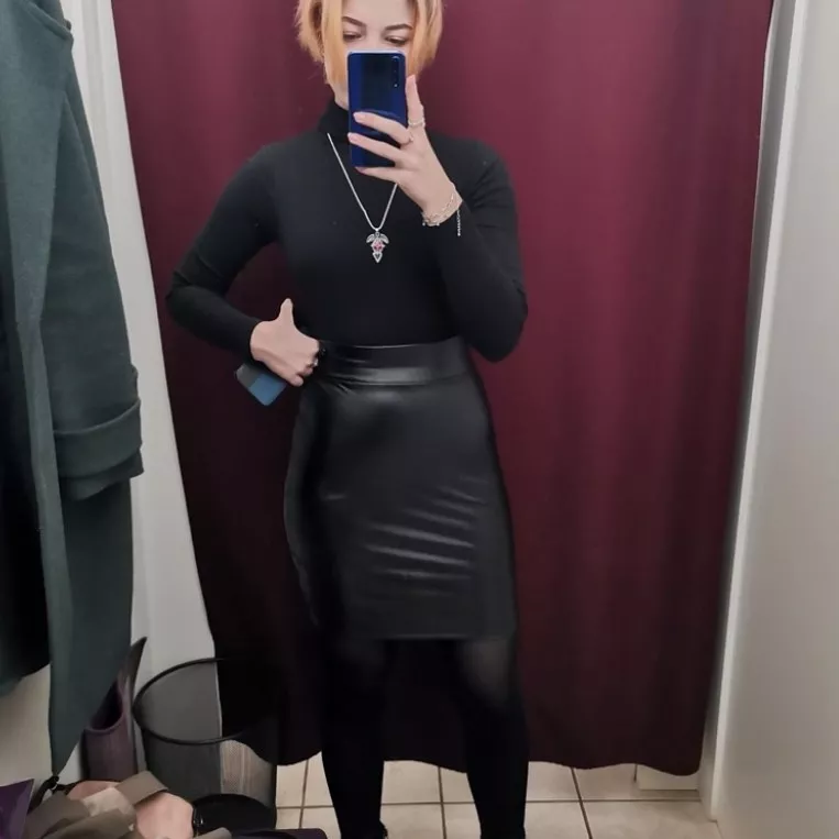 Dressing Room Selfie posted by gooningaccount