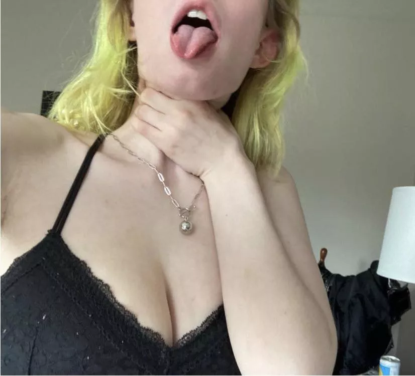 Drinking and being choked makes me wet posted by giannasfeet