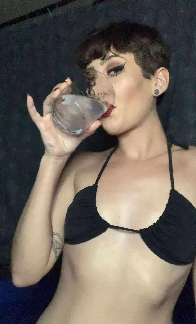 Drinks on me… or off of me 🤤💦 posted by Shibari_kitten1