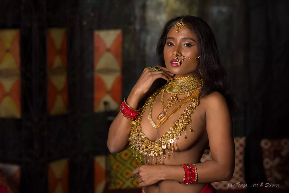 Dripping with gold posted by FapToFlaps