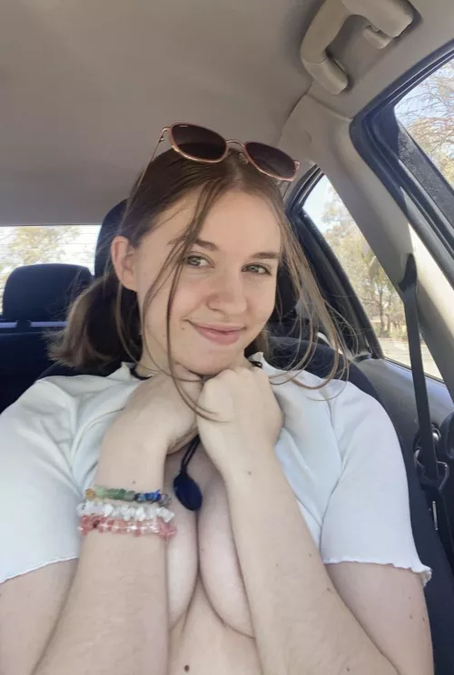 driving around with my boobs out… hopefully next it’s being fingered 🤞🏻 by PrincessTahlia9