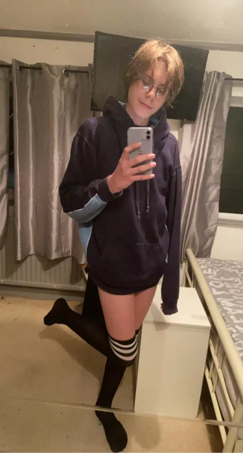 drop your best pick up lines and i’ll rate them :3 by femboyuwunya