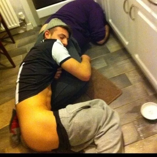 Drunken Cuddle posted by PiaJr