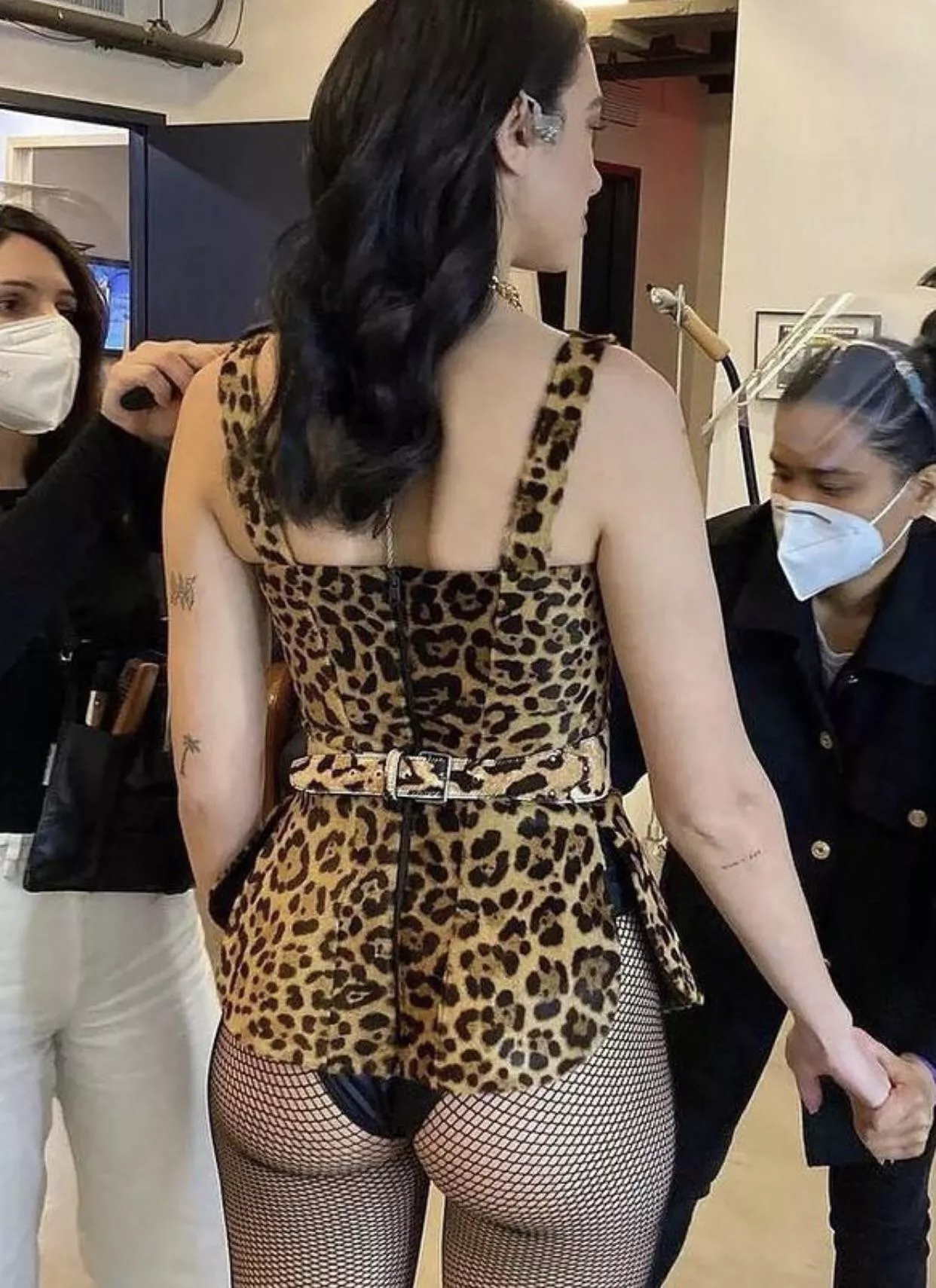 Dua lipa 🍑 needs 🍆🍆 in that 🤤 posted by Mew_XQ