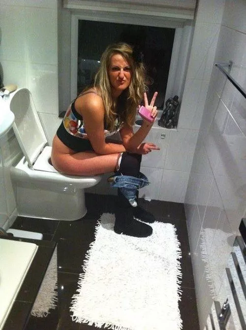 duces ✌🏻 posted by HoverPee