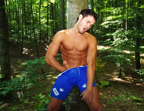 During his bike ride (X-Post /r/natureboys) posted by menareamazing