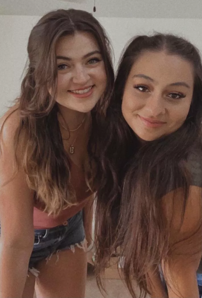 Each voter will receive a reward of the girl they vote for😁 I have a titty pic of one and a cleavage pic of the other🥵 posted by lankyjdx