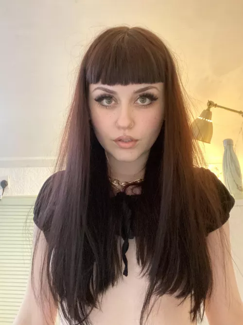 earlier on today i dyed my hair back dark. it came out so patchy :( need a confidence boost by shy--peach