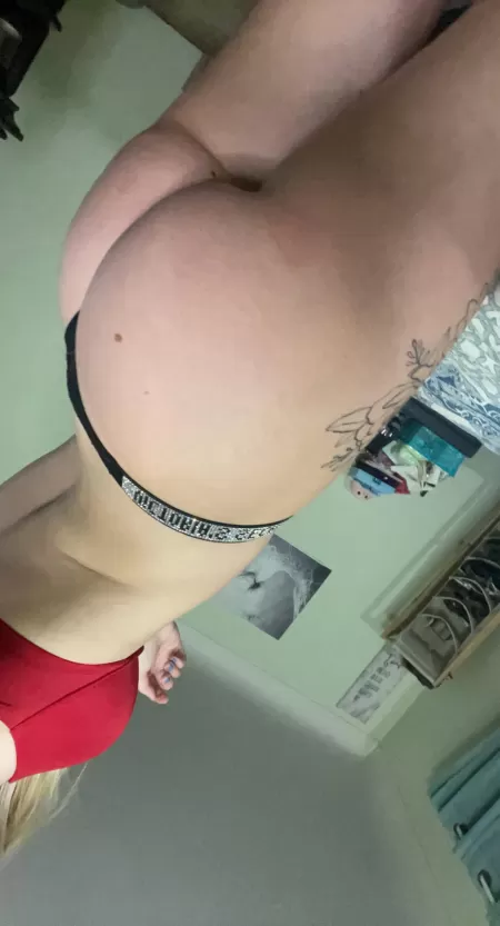 Early bird gets the worm or whatever🤪 by EntertainmentOdd296