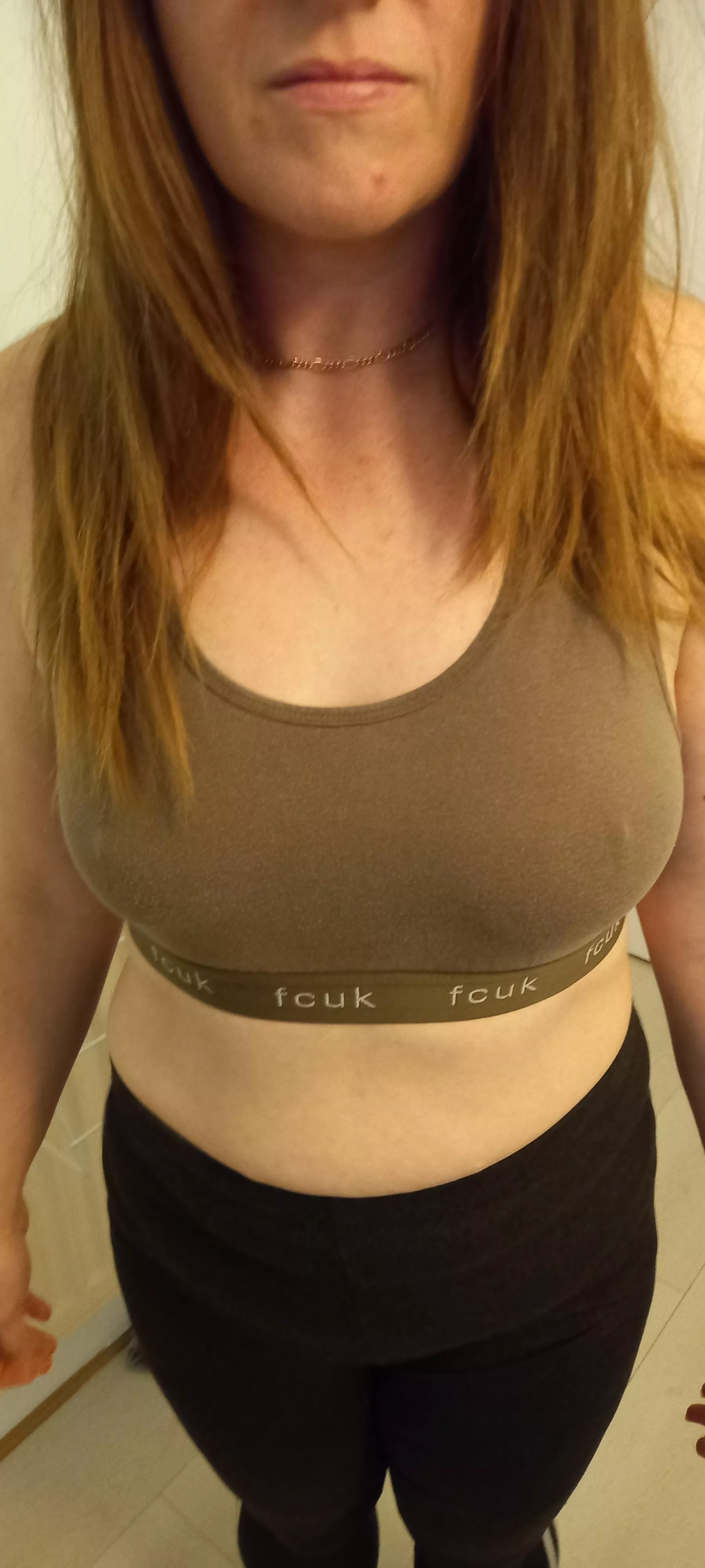 Early morning pose posted by peachymilf69