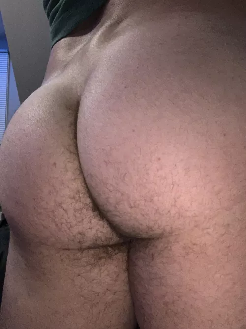 Eat me out while I smoke a bowl by hulkhogan4