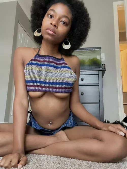 Ebony’s on this subreddit are rare snap: petitekittykat2 by petitekittykat2
