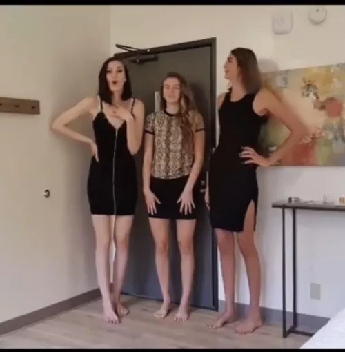 Ekaterina Lisina 6”9, woman in middle 6”4, Savvy Trap 6”9 by fcazaldo