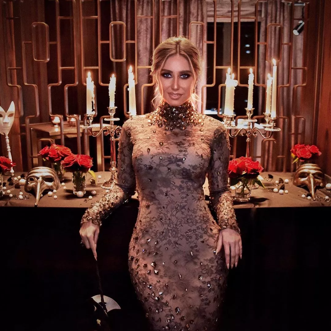 Ela Arjandas posted by BOOOOOOOBIES