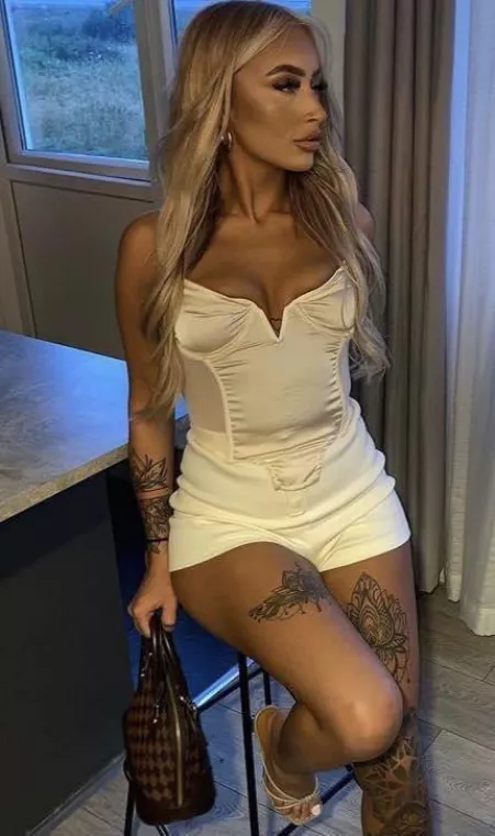 Elegant and slutty by PressurePlastic2073