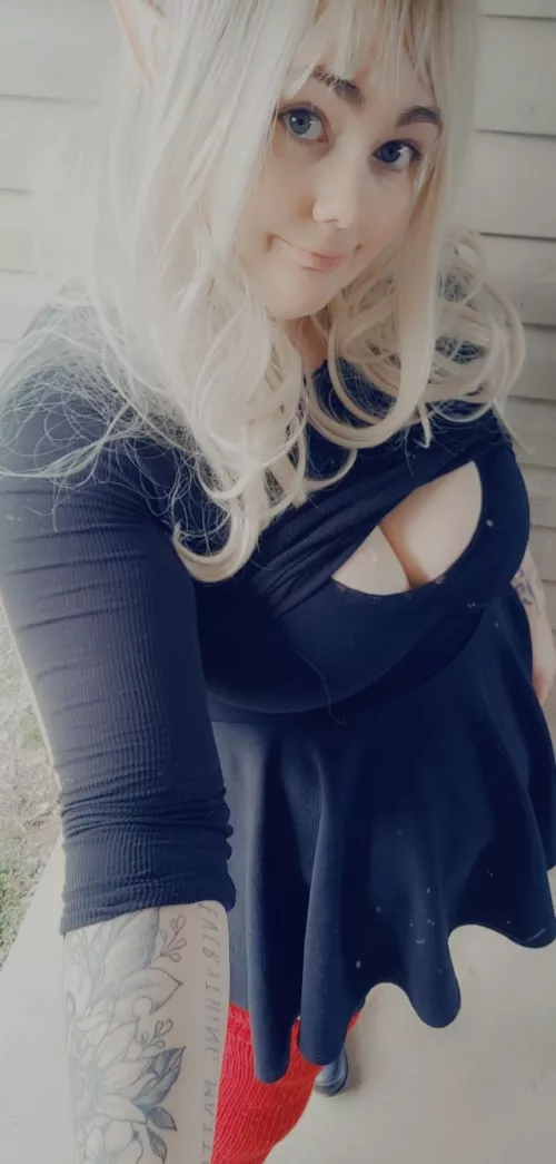 Elf girl titties 🧝‍♀️😜 by cheekycece69