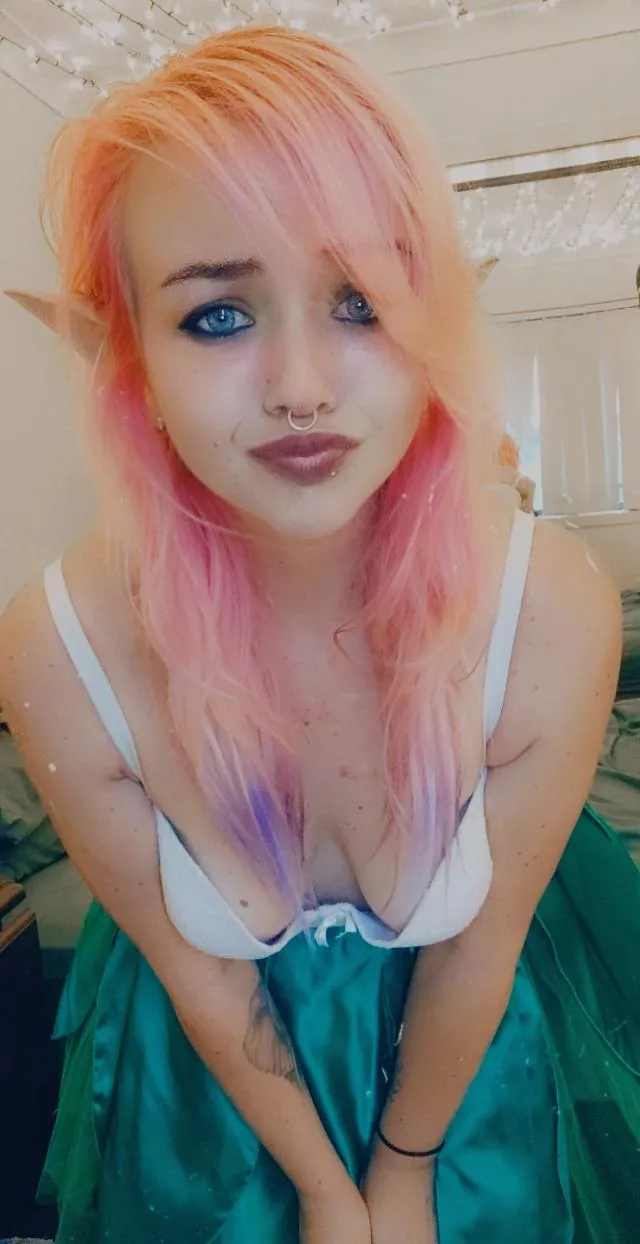 Elf xx posted by softandpeachy_OF