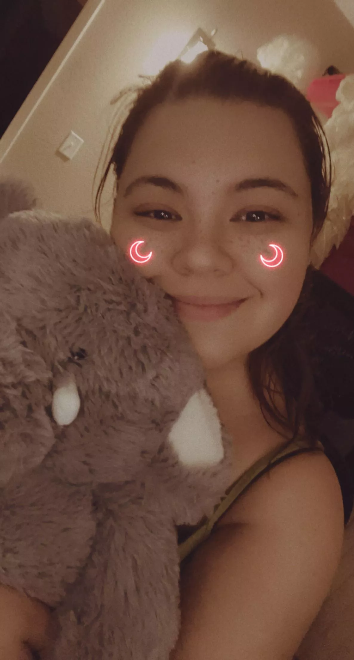 🐘❤️ Elfie was helping me play Minecraft! Spoiler: we died and lost all our stuff. Oops 😅 posted by Sharkie_Baby