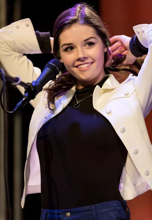 Elise Trouw by DavidFC1