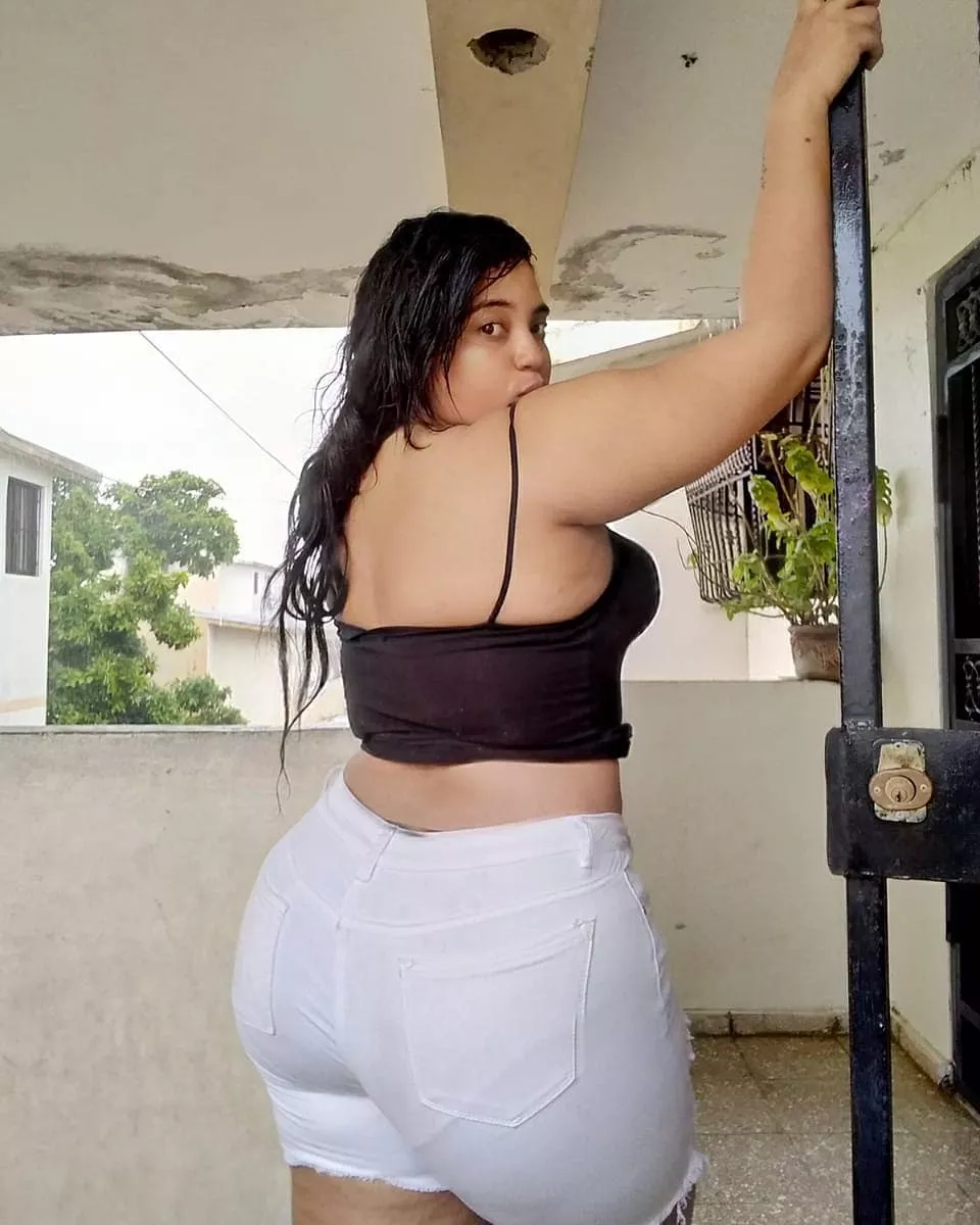 Elizabeth posted by uniqueoneguy