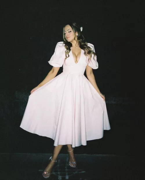 Elizabeth Gillies by ElSenorDeLasPajas