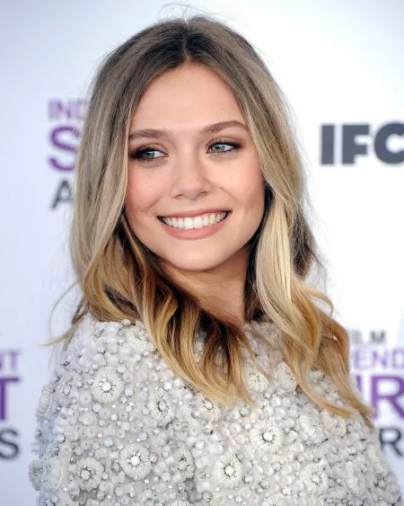 Elizabeth Olsen by Routine-School4025