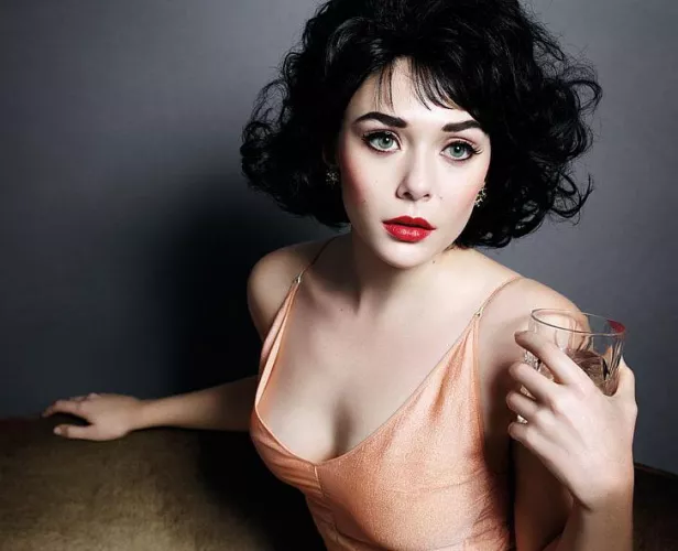 Elizabeth Olsen by ElSenorDeLasPajas