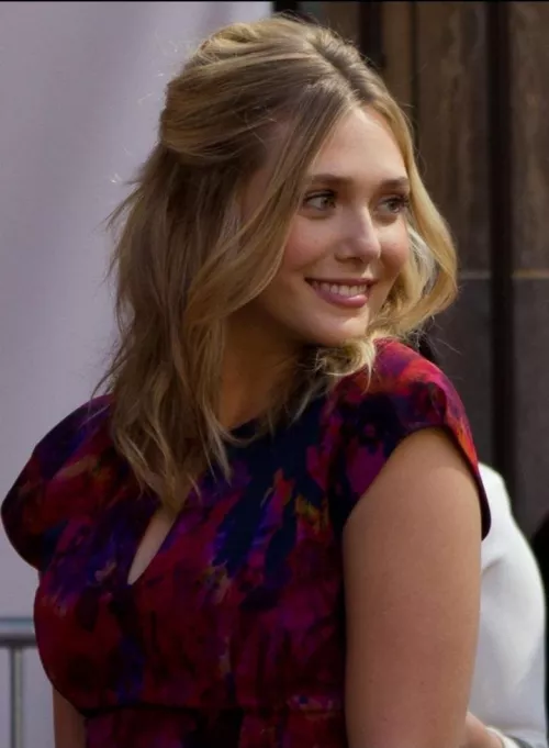Elizabeth Olsen. by r_a-i_n