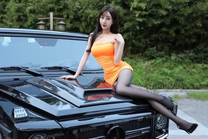 Ella by BOOOOOOOBIES