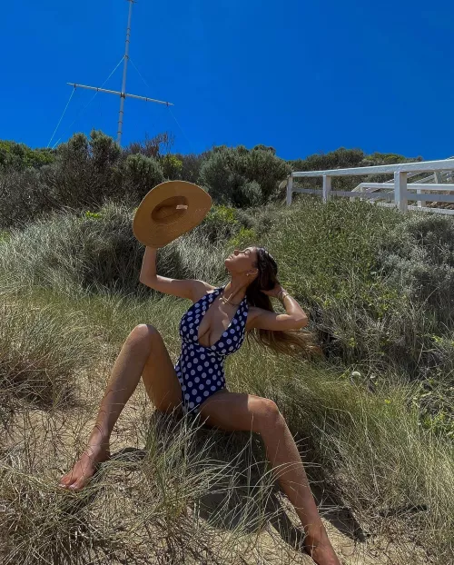 Ella Cervetto by civilrainy