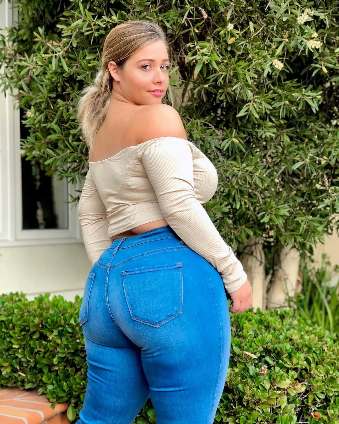 Ellana Bryan is gorgeous posted by cumloob