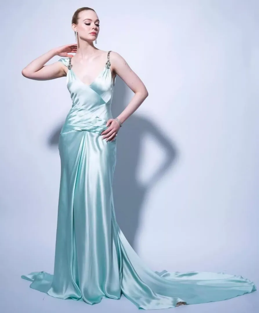 Elle Fanning posted by Cum2celebs