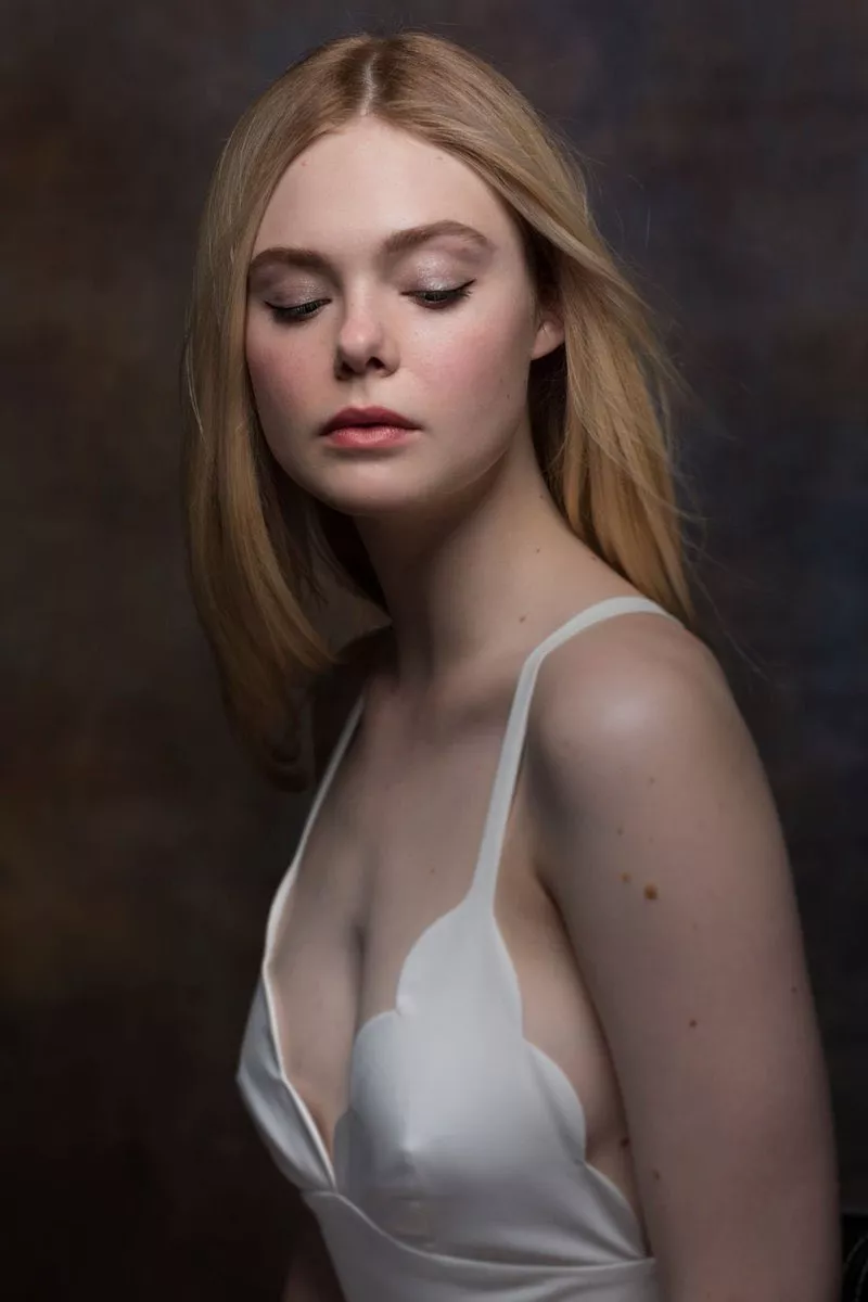 Elle Fanning posted by Dannig178