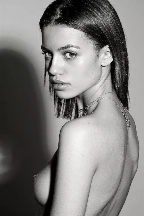 Elle Trowbridge by Apprehensive-Rub-328