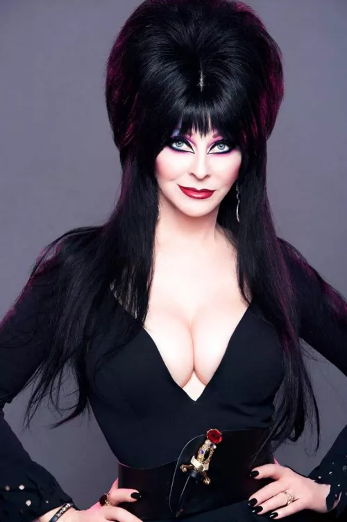 Elvira/Cassandra Peterson (1980s/1990s) is essential for Shocktober fapping by starlord78