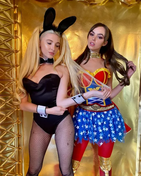 Emilee and Marilyn by edf999