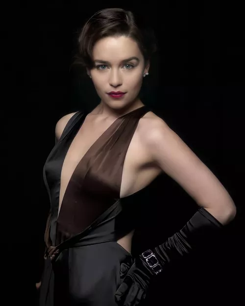 Emilia Clarke by zaw1ni7iazei8eeng5va