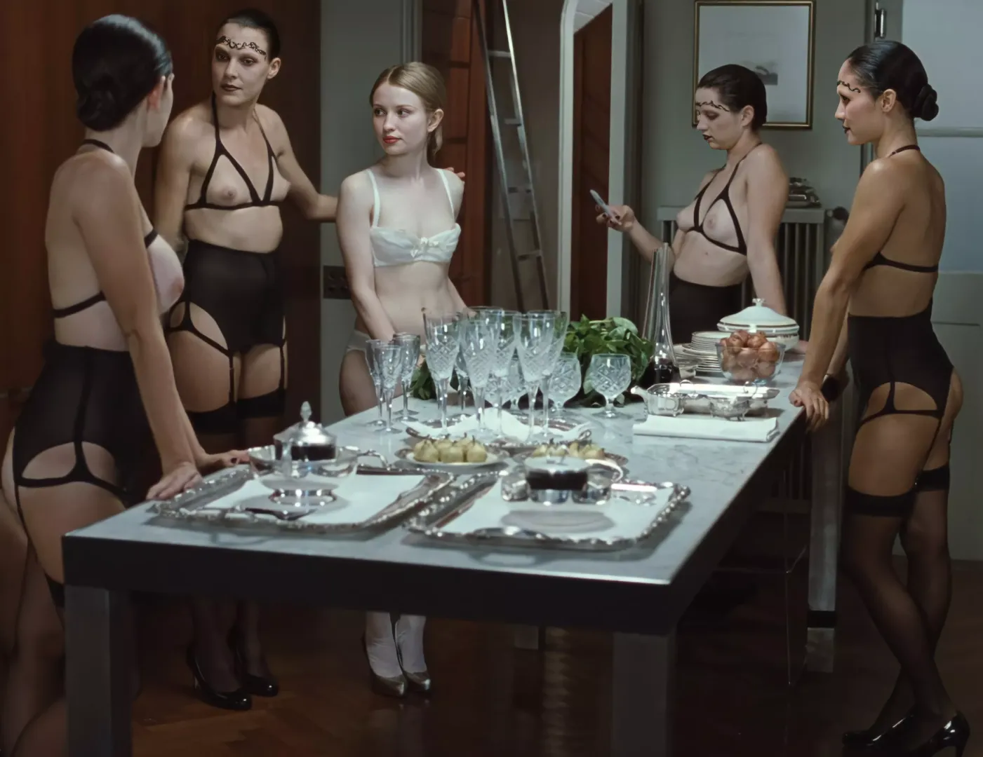 Emily Browning recreating a meme posted by TerriblePornComments